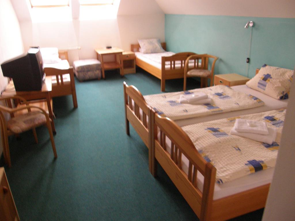 Hotel Filip Ceske Budejovice Værelse billede